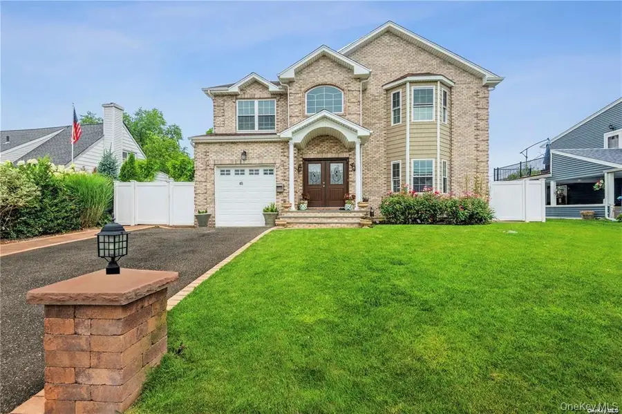 45 Meeting Lane, Hicksville, NY 11801 - Image #2