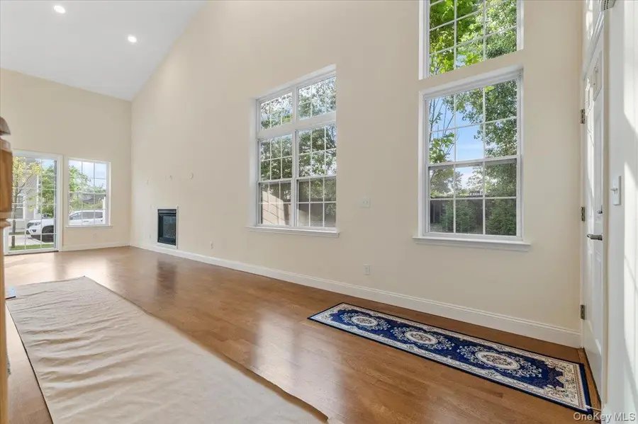 21 Steven Circle #21, Dix Hills, NY 11746 - Image #3