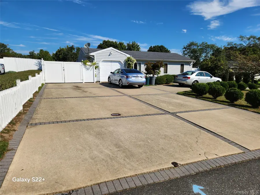 53 Drake Avenue, Bellport, NY 11713 - Image #3