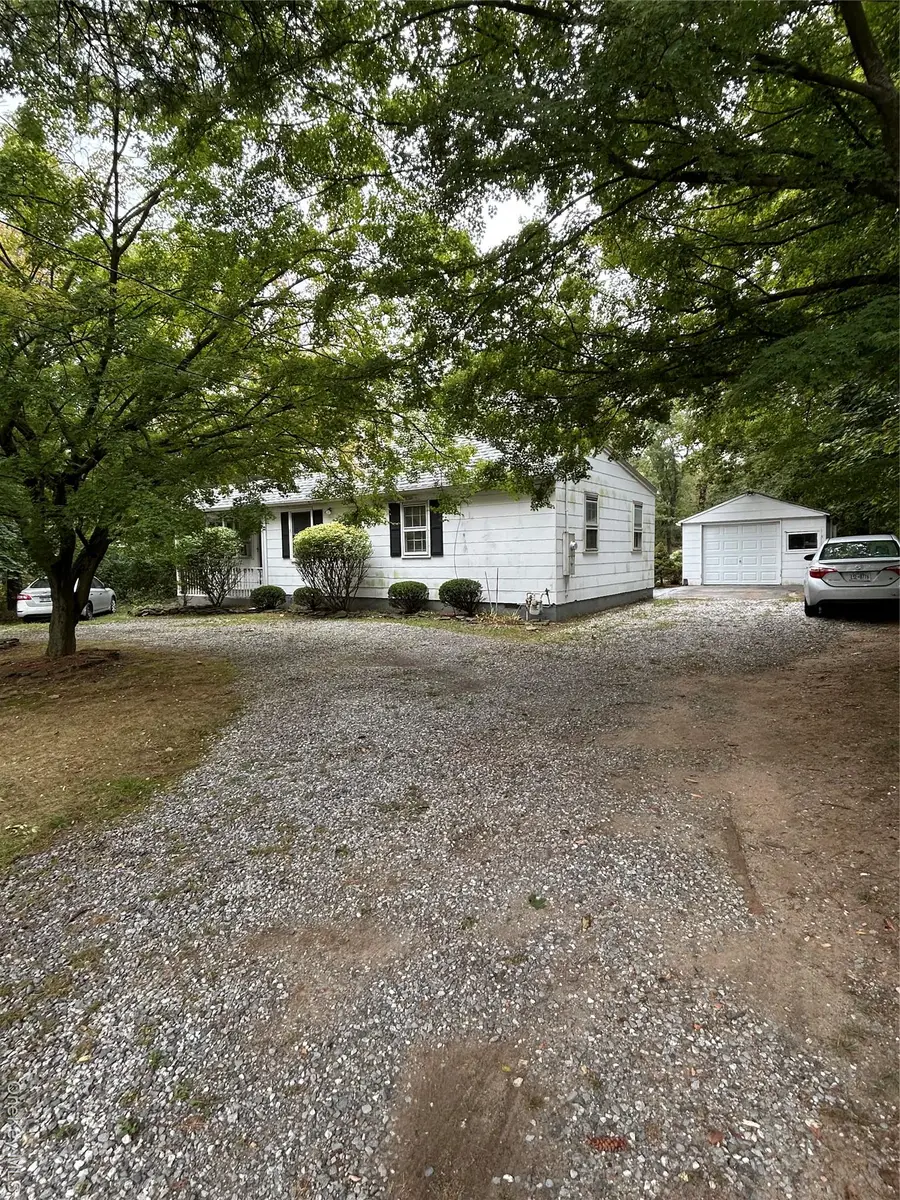 585 Pulaski Road, Kings Park, NY 11754 - Image #2