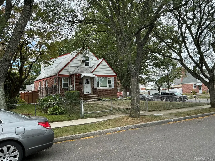 7904 268th Street, Glen Oaks, NY 11004 - #3