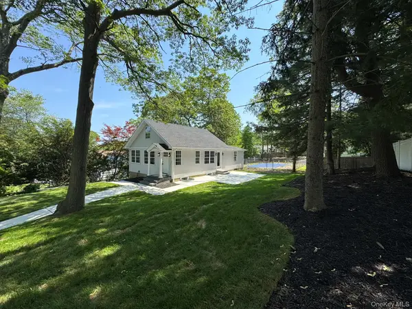 27 Evergreen Road, Rocky Point, NY 11778