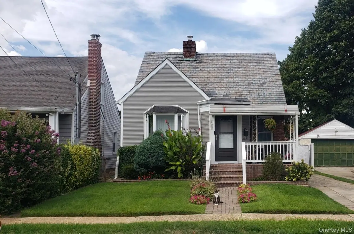 269 Windsor Parkway, Hempstead, NY 11550 - Image #1