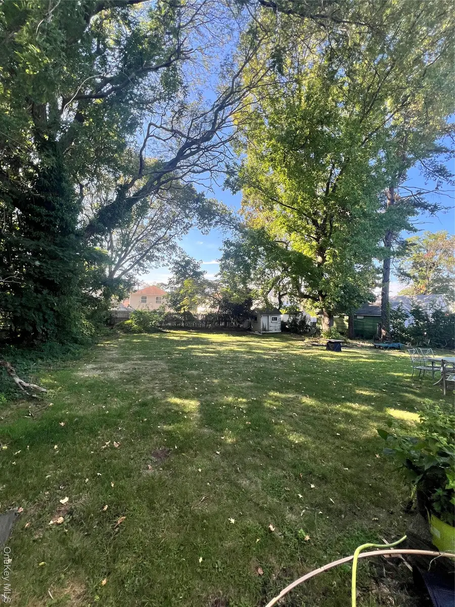 122 Rockaway Parkway, Valley Stream, NY 11580 - Image #3