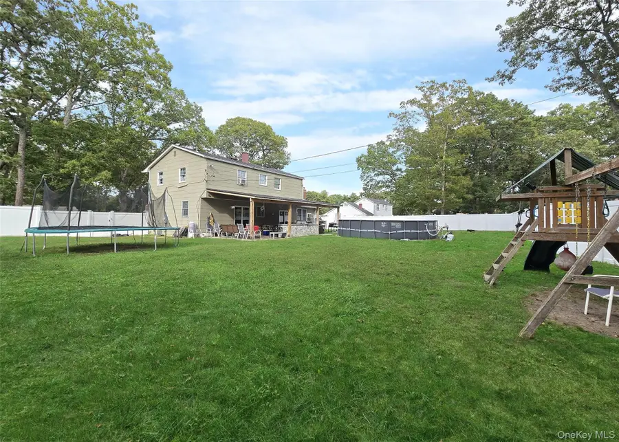 10 Hyde Lane, Coram, NY 11727 - Image #2