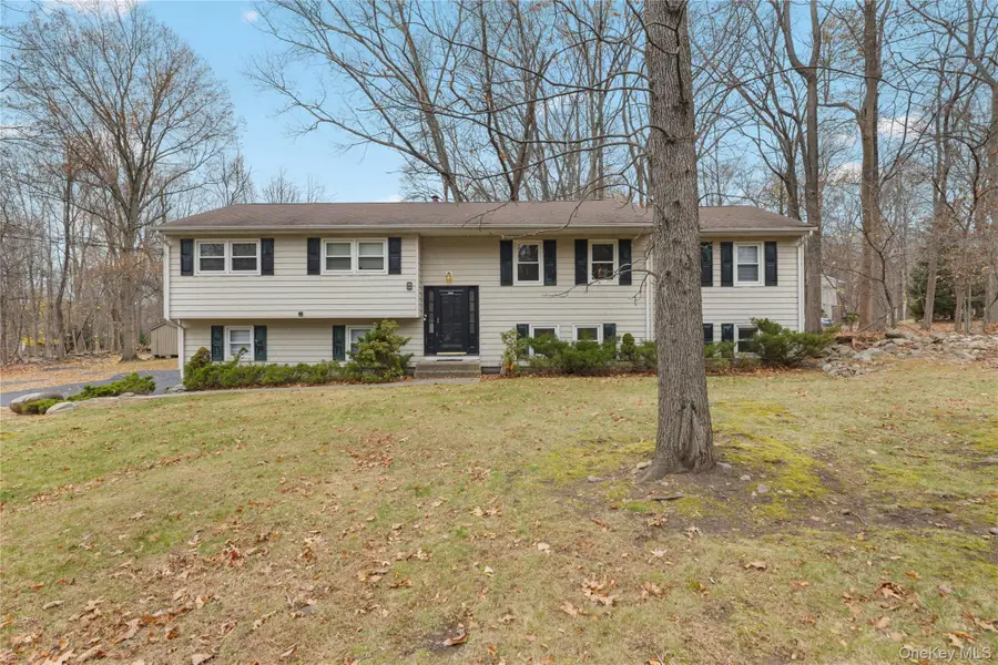 8 Apple Blossom Court, Airmont, NY 10952 - Image #3