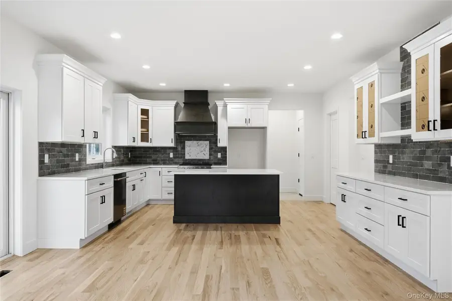 9 Fourth Avenue, Centereach, NY 11720 - Image #3