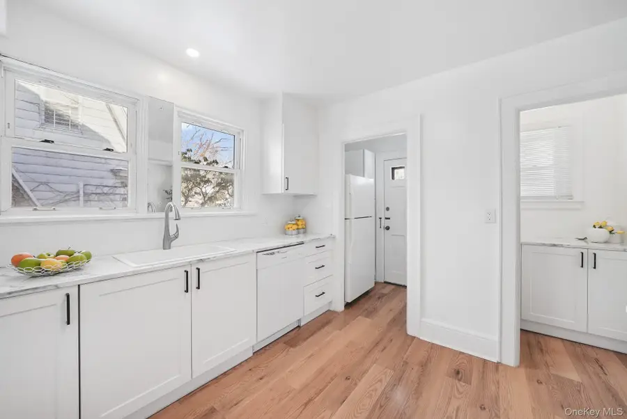 137 Longview Avenue, White Plains, NY 10605 - #3