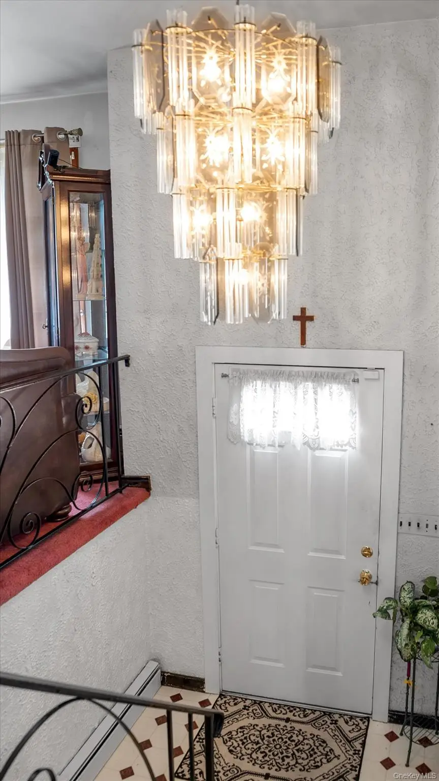 13 New Hampshire Avenue, Bay Shore, NY 11706 - Image #2