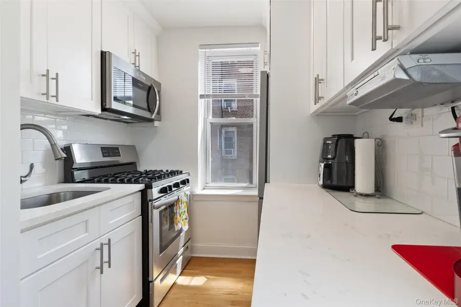 205 E 238th Street #2C, Bronx, NY 10470 - Image #2