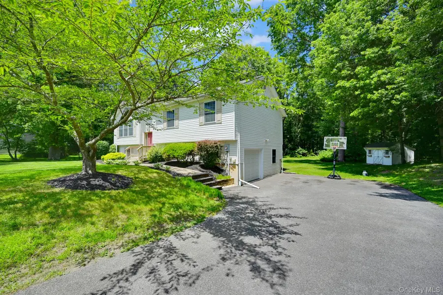5 Thompson Court, Campbell Hall, NY 10916 - Image #2