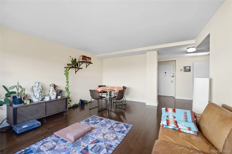 21-20 33rd Road #15C, Astoria, NY 11106 - Image #3