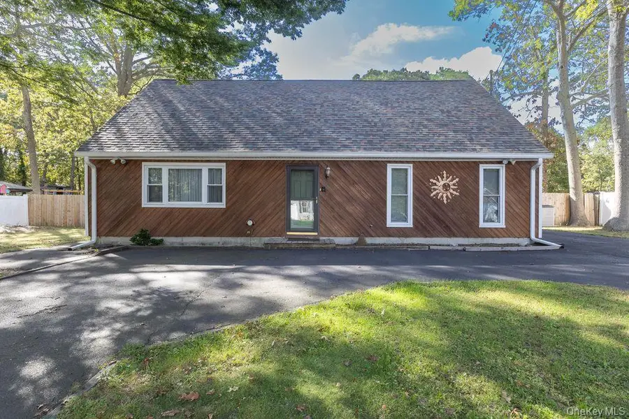 473 Sleepy Hollow Drive, Shirley, NY 11967 - Image #3