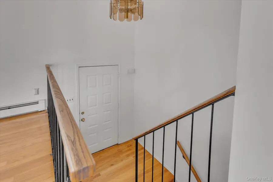 282 N Oak Street, Massapequa, NY 11758 - Image #3