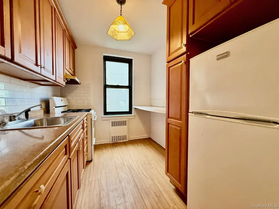 112-24 Northern Boulevard #3G, Corona, NY 11368 - Image #2