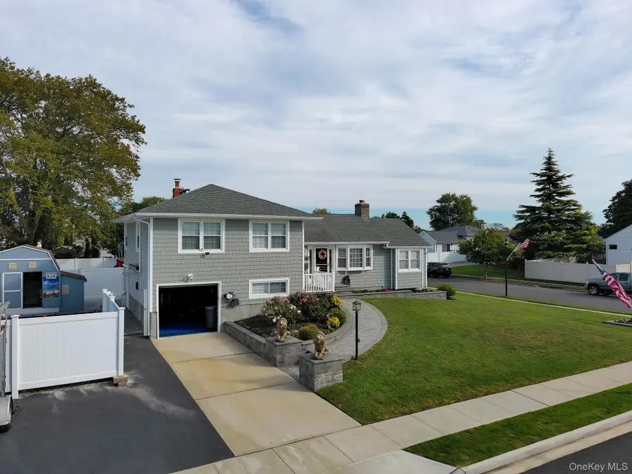 3975 Anne Drive, Seaford, NY 11783 - Image #2