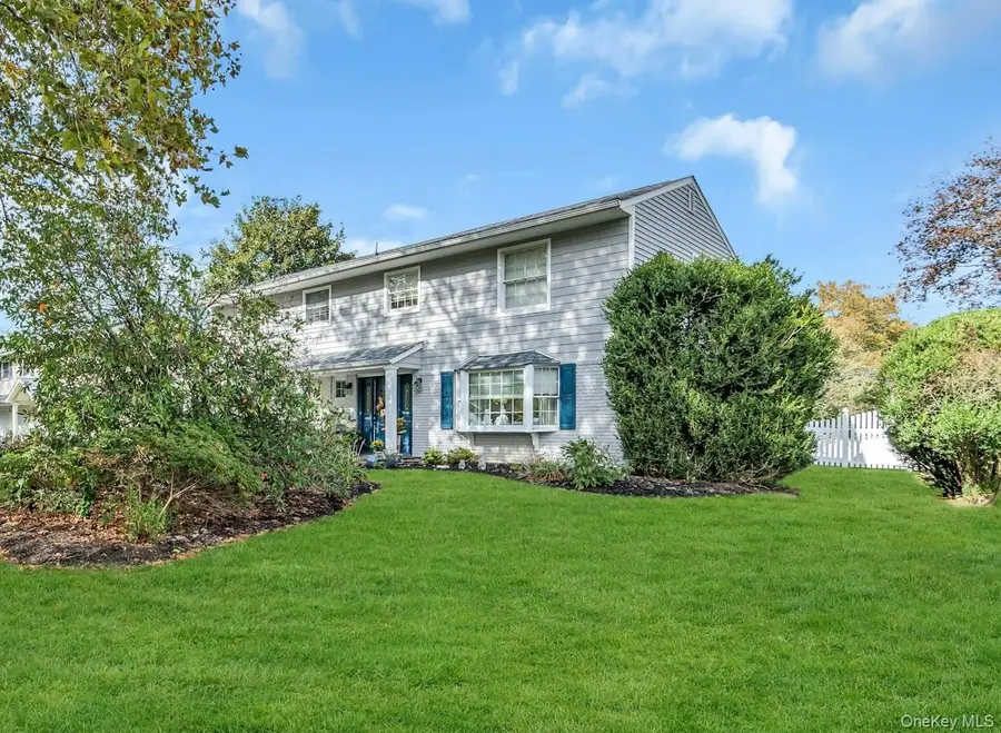 31 Sioux Drive, Commack, NY 11725 - Image #3