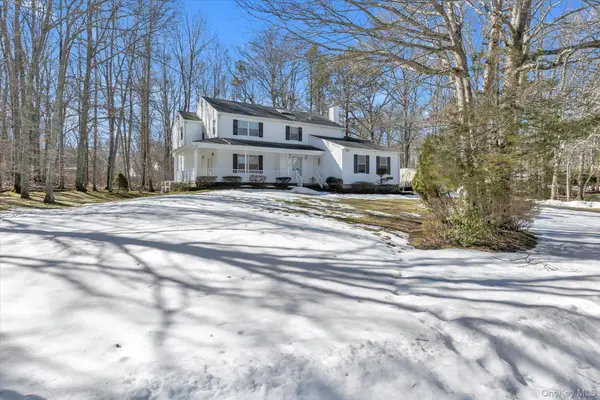 8 Jacqueline Drive, Manorville, NY 11949