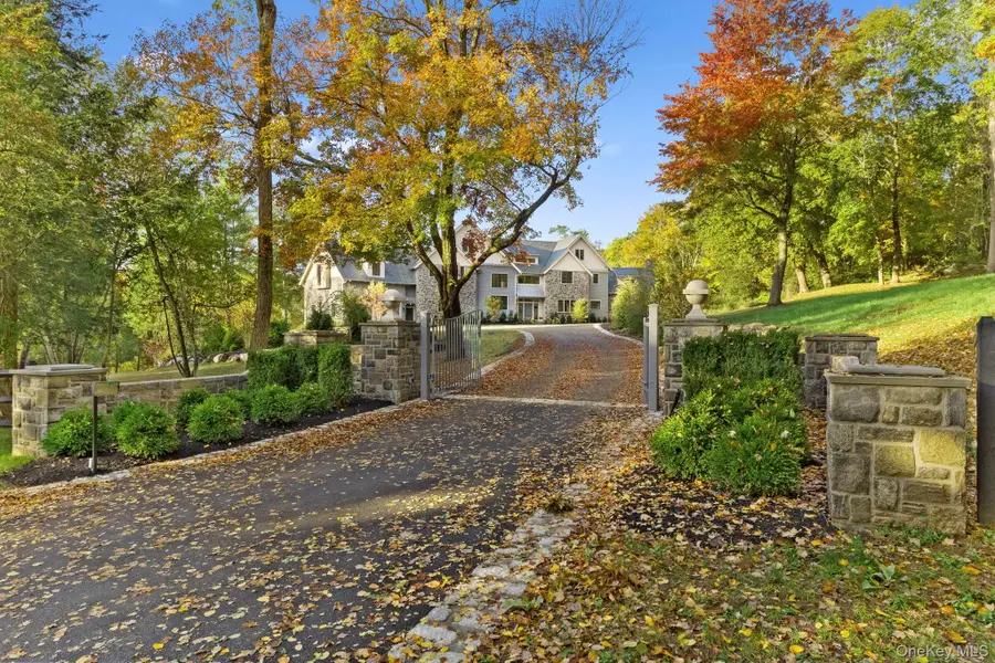 2 Barry Court, Katonah, NY 10536 - Image #2