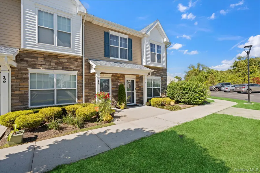 141 Weatherby Lane, Central Islip, NY 11722 - Image #3