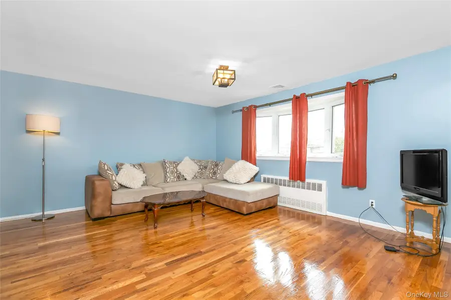 584 Yale Street, Oceanside, NY 11572 - Image #3