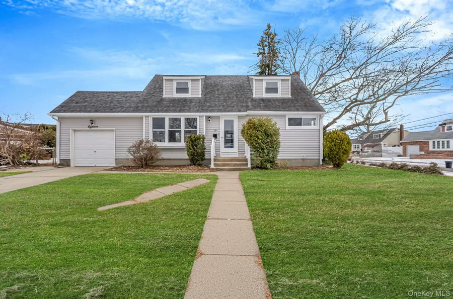 18 Oakdale Place, Massapequa Park, NY 11762 - #3