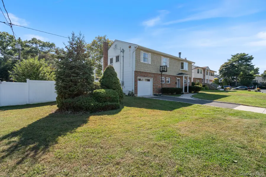 1040 Donna Court, Baldwin, NY 11510 - Image #3