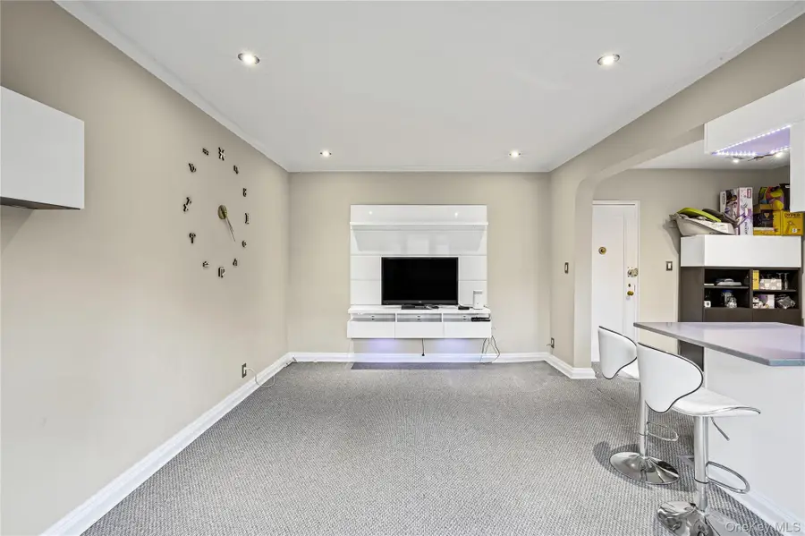 255 Central Avenue #209 C, Lawrence, NY 11559 - Image #2