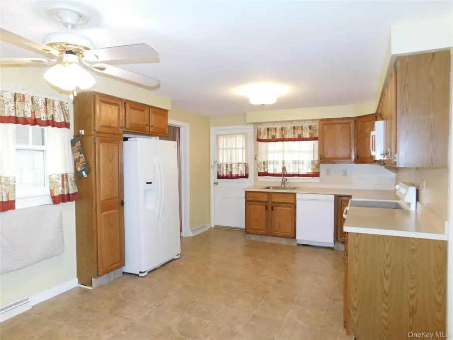 15 Dewitt St, Ellenville, NY 12428 - Image #2