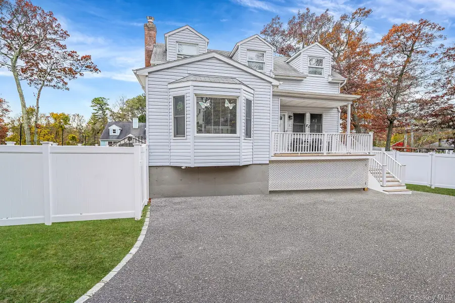 4 Willow Road, Rocky Point, NY 11778 - Image #2