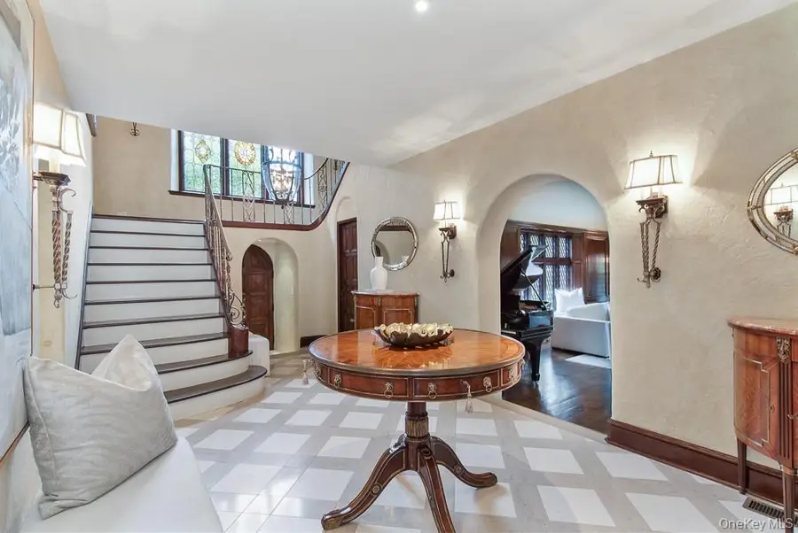 21 Hampshire Road, Bronxville, NY 10708 - Image #3