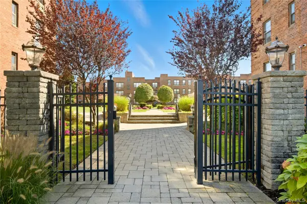 1 Jefferson Avenue #D2, Rockville Centre, NY 11570