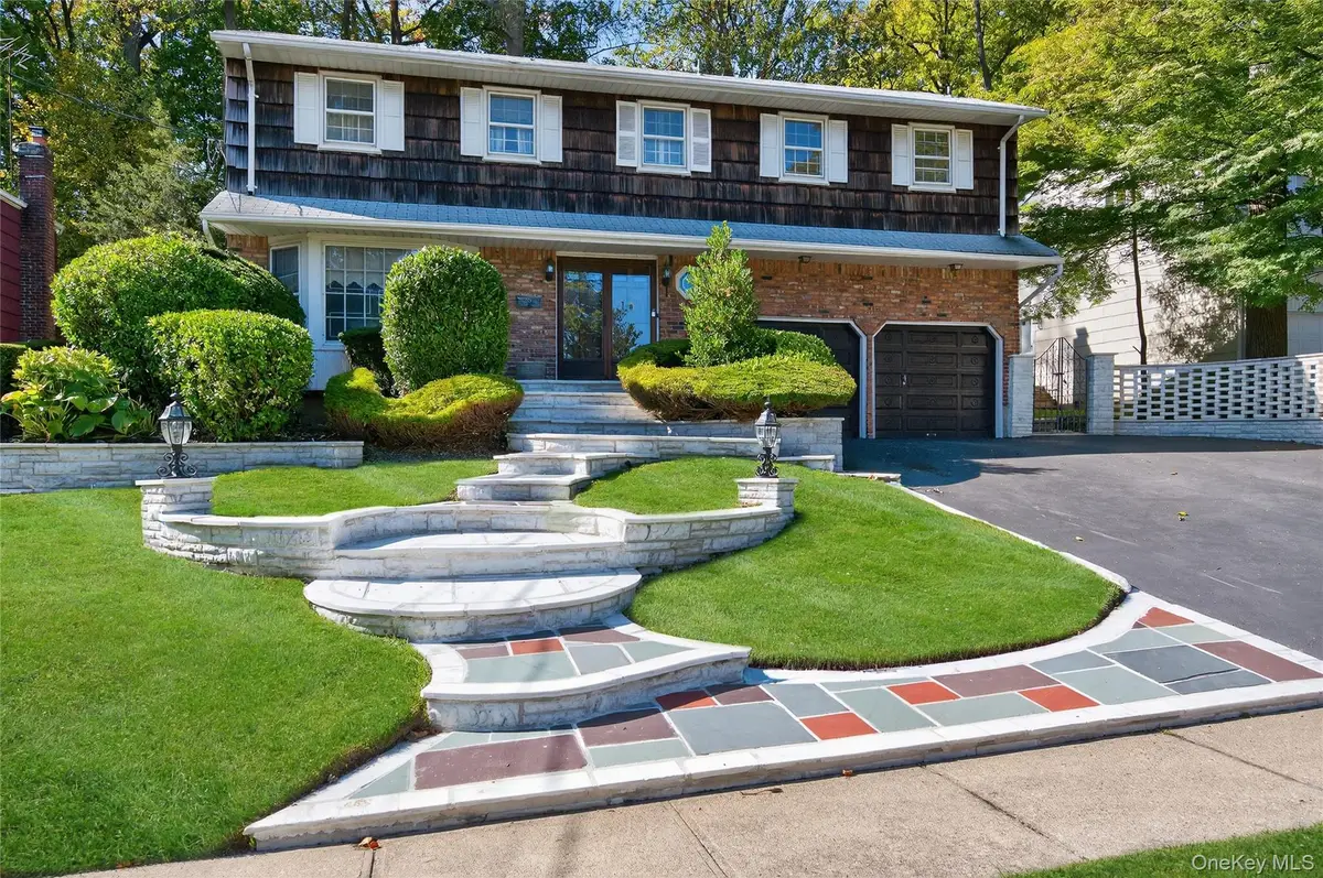 73 Reed Drive, Roslyn, NY 11576 - Image #1