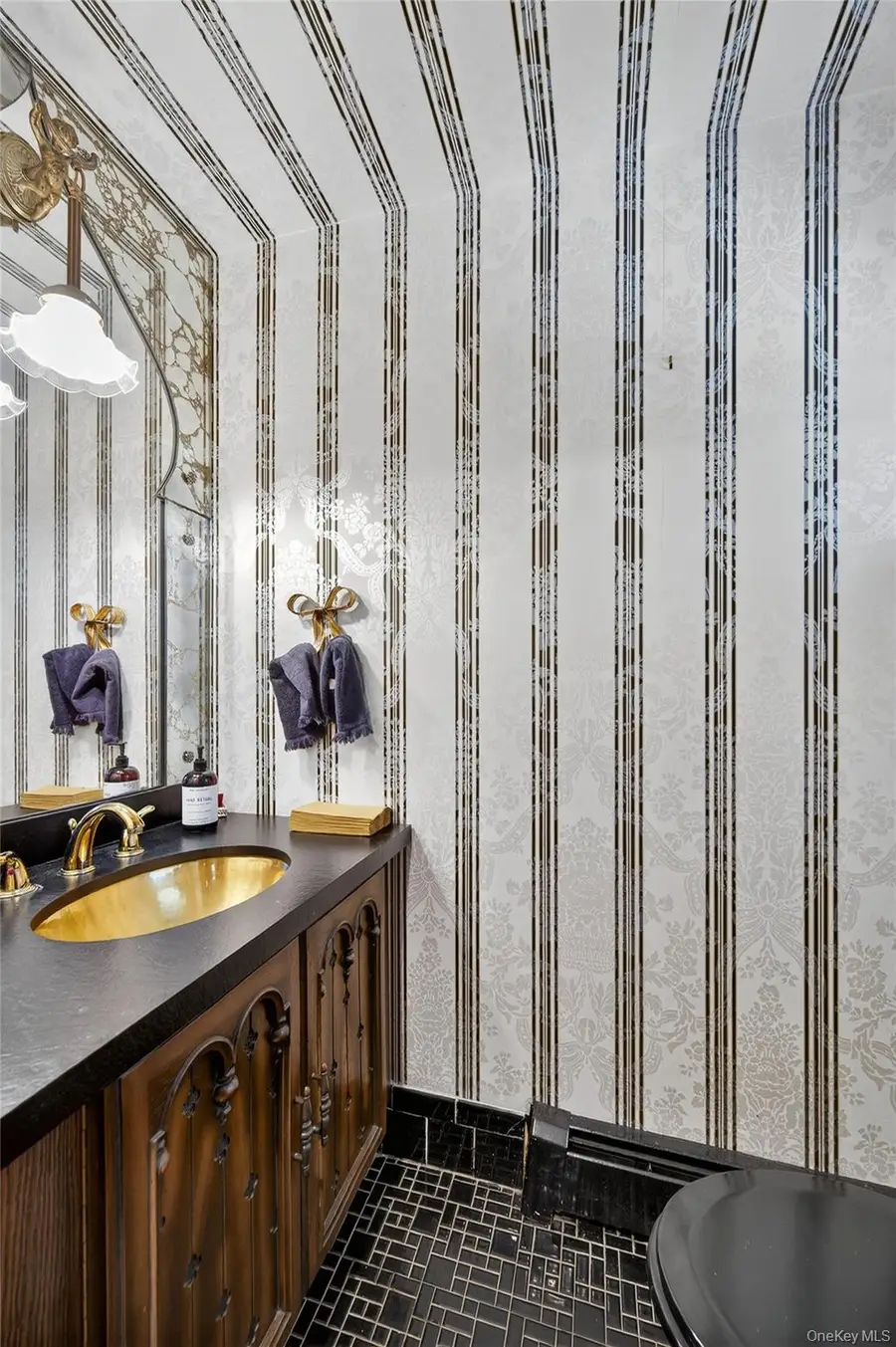 73 Reed Drive, Roslyn, NY 11576 - Image #3