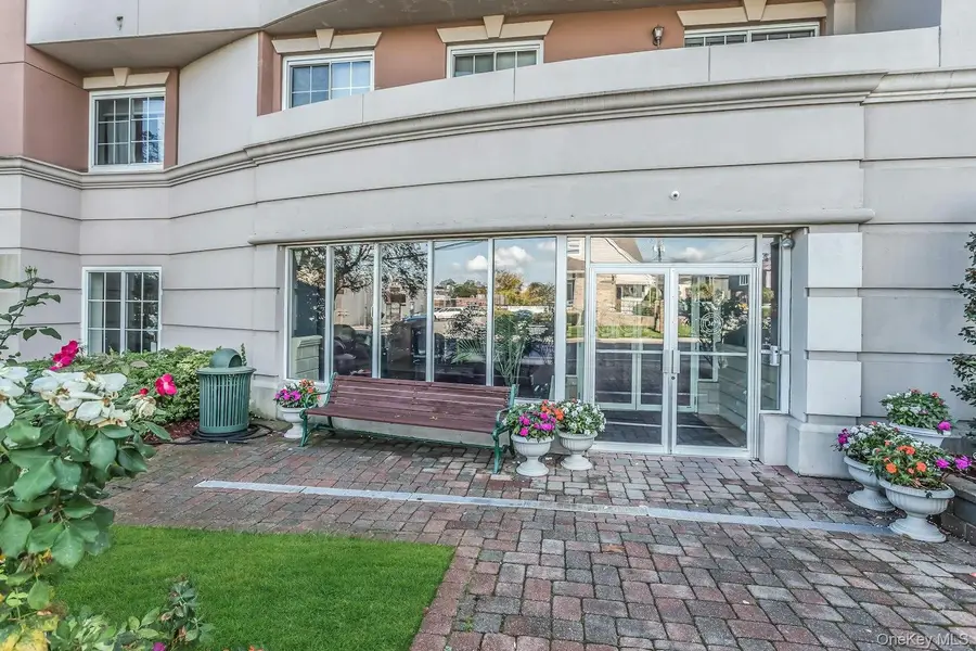 242 Maple Avenue #513, Westbury, NY 11590 - Image #3