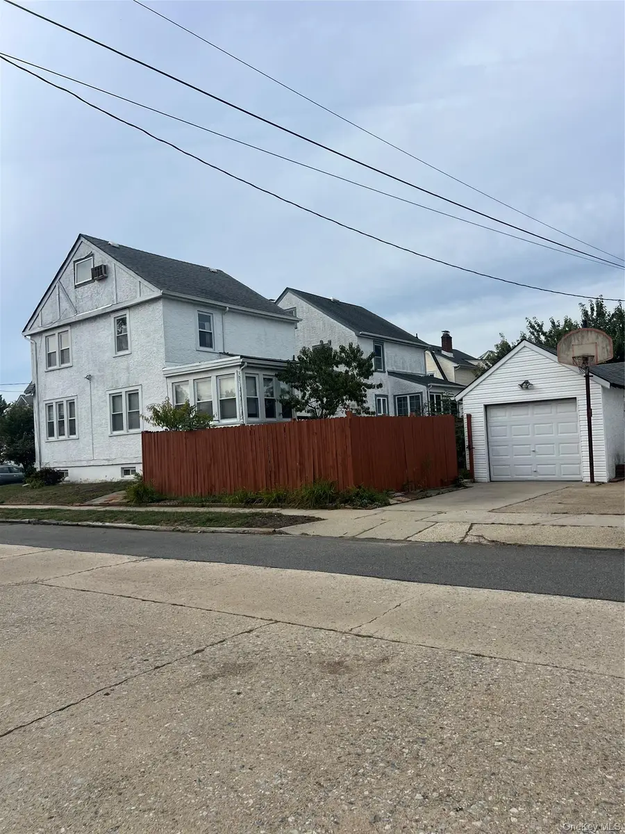 90 Pearsall Avenue, Lynbrook, NY 11563 - #3