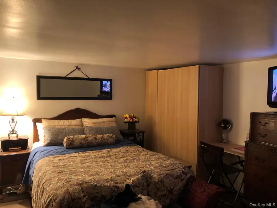 1673 Northern Boulevard, Roslyn, NY 11576 - Image #3