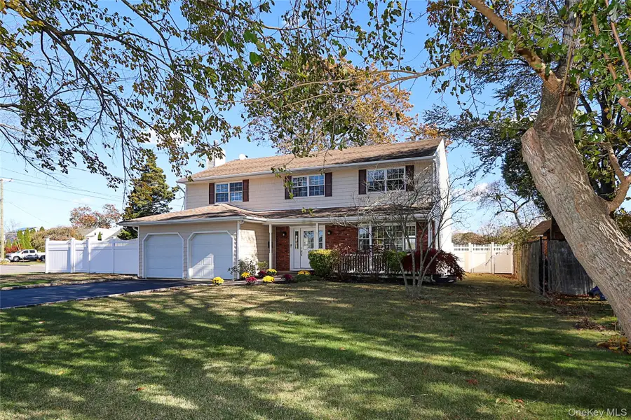 1 Deer Lake Drive, North Babylon, NY 11703 - Image #3
