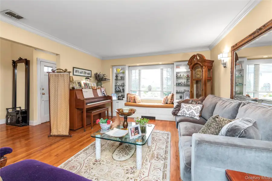 2845 Whaleneck Drive, Merrick, NY 11566 - Image #3