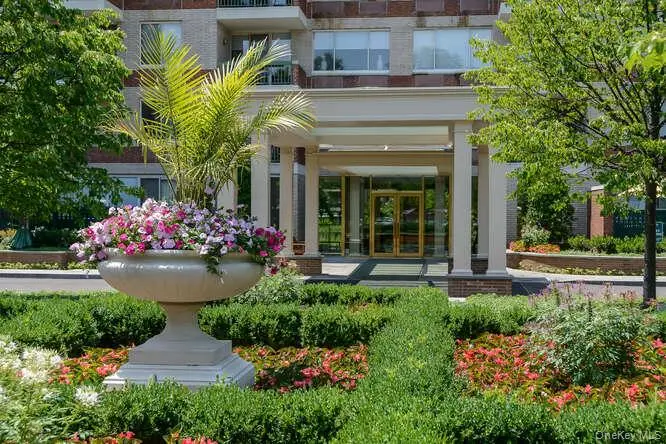 111 Cherry Valley Avenue #505, Garden City, NY 11530 - Image #3