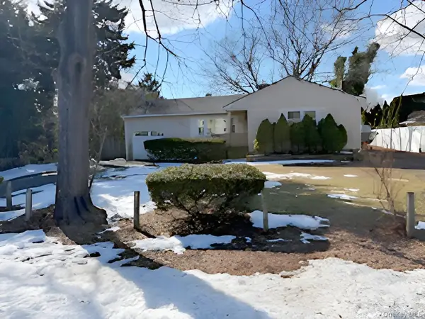 206 Edwards Avenue, Sayville, NY 11782