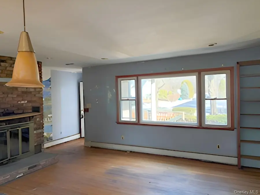 206 Edwards Avenue, Sayville, NY 11782 - #3