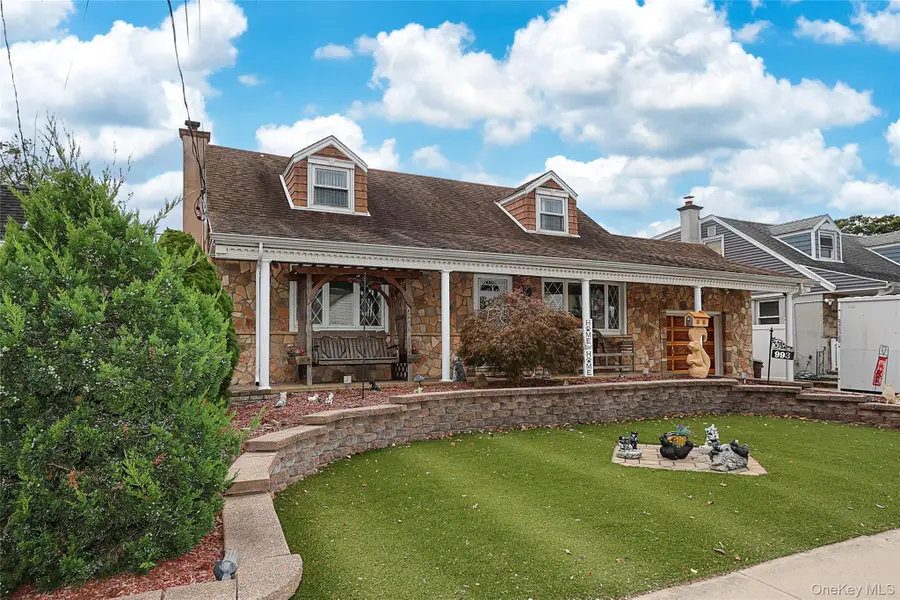 993 Ferngate Drive, Franklin Square, NY 11010 - Image #2