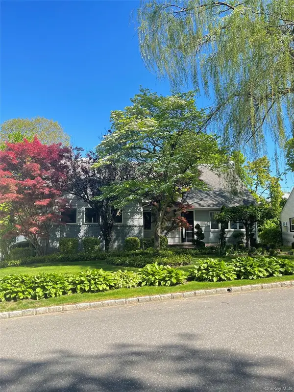 7 Henry Street, Great Neck, NY 11023