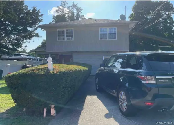 128 N 17th Street, Wheatley Heights, NY 11798