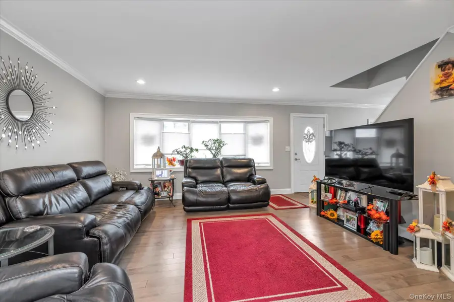 5 Wilfred Boulevard, Hicksville, NY 11801 - Image #2