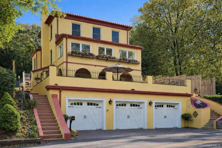 126 Cove Road, Oyster Bay Cove, NY 11771 - Image #2