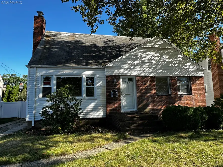 843 Jerusalem Avenue, Merrick, NY 11566 - Image #2