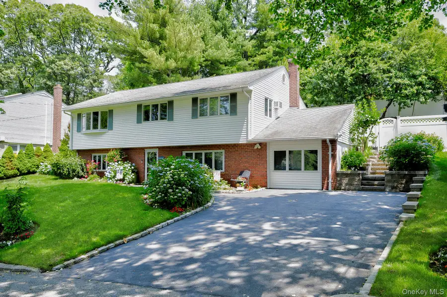 94 Iceland Drive, South Huntington, NY 11746 - Image #3