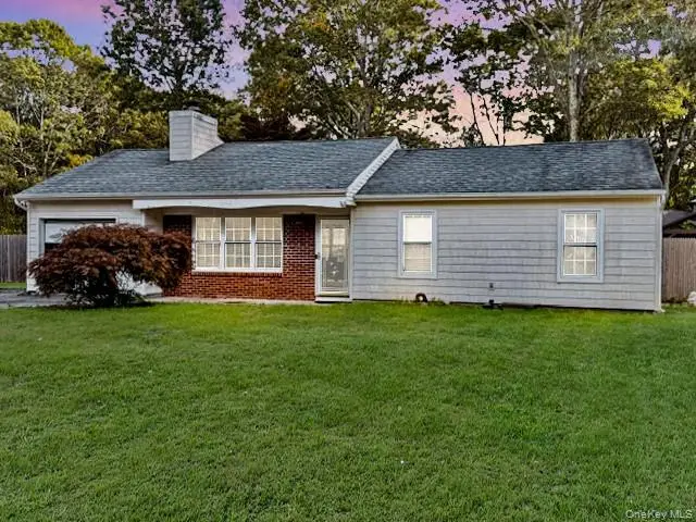 8 Fox Hollow Lane, Ridge, NY 11961 - Image #3